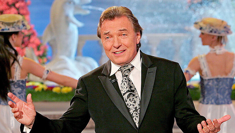 Karel Gott hat Lymphkrebs. Karel Gott hat Lymphkrebs.