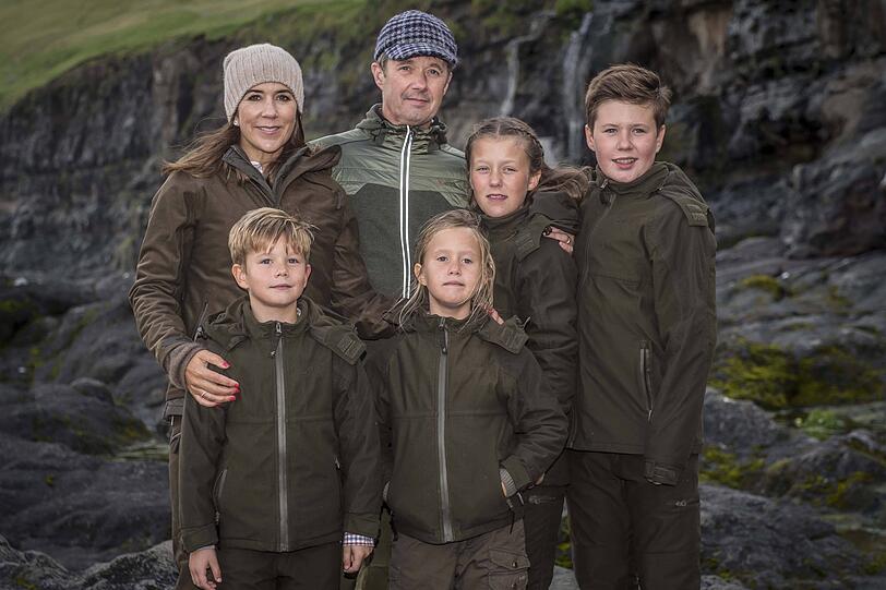 6. Kronprinz Frederik und Kronprinzessin Mary von Dänemark mit den Kindern Prinz Christian, Prinzessin Isabella, Prinz Vincent und Prinzessin Josephine (3 Prozent).