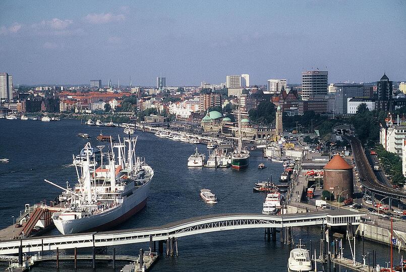 Hamburg: Hafenpanorama