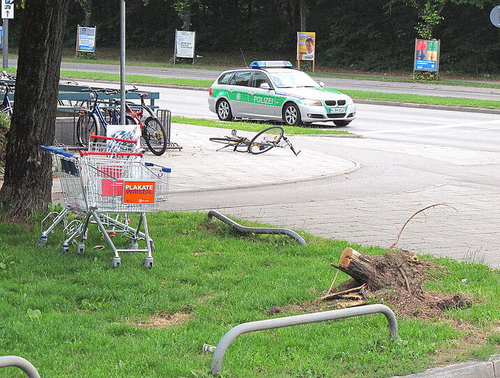 Die Polizei musste die Unfallstelle sichern. (Symbolbild)