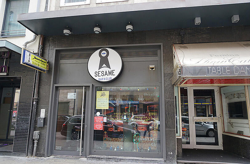Die Sesame Bar in der Schillerstraße: Hier fand in der Nacht auf Samstag eine großangelegte Polizei-Razzia statt.