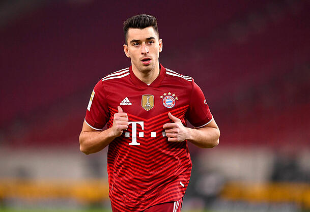Marc Roca stand beim VfB Stuttgart in der Startelf des FC Bayern.