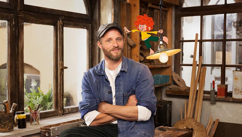 Florian Eder (Florian Brückner) und Pumuckl werben für die TV-Serie "Neue Geschichten von Pumuckl".