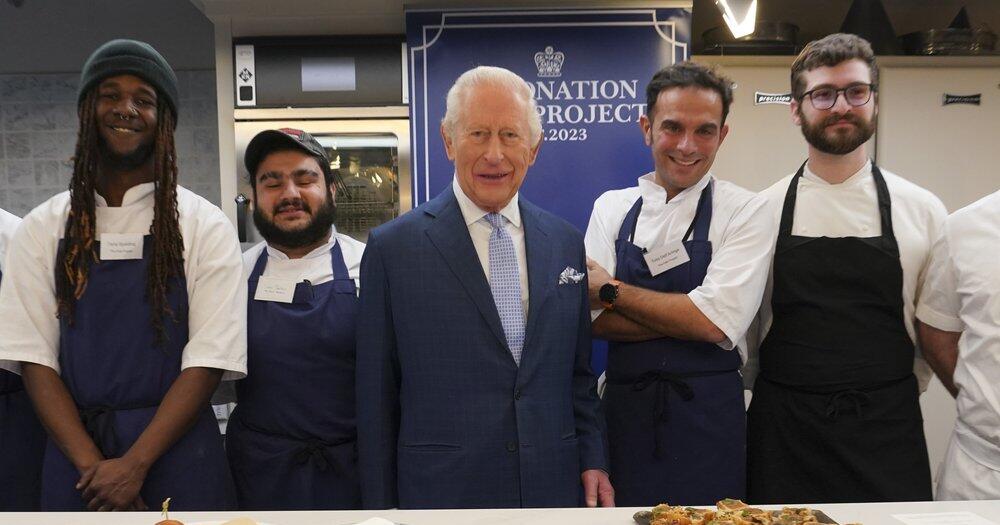 Kein-Essen-f-r-die-Tonne-K-nig-Charles-feiert-zweij-hriges-Jubil-um