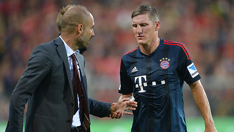 Bastian Schweinsteiger (r.) über seinen ehemaligen Trainer Pep Guardiola: "Er hat mir geschrieben, als mein Wechsel feststand. Es ist alles okay zwischen uns. Wir haben ein ganz normales Verhältnis." Bastian Schweinsteiger (r.) über seinen ehemaligen Trainer Pep Guardiola: "Er hat mir geschrieben, als mein Wechsel feststand. Es ist alles okay zwischen uns. Wir haben ein ganz normales Verhältnis."