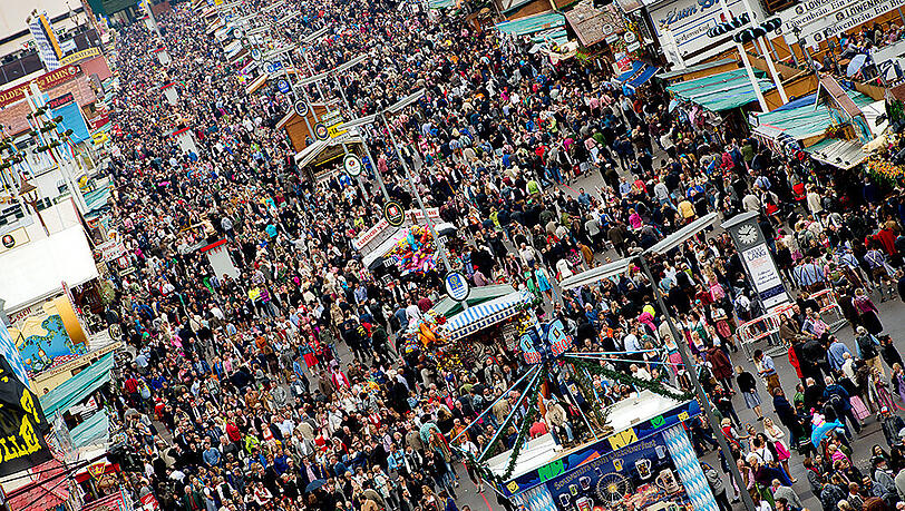 Oktoberfest 2015: Die Zählung solcher Menschenmassen ist äußerst kompliziert. Oktoberfest 2015: Die Zählung solcher Menschenmassen ist äußerst kompliziert.