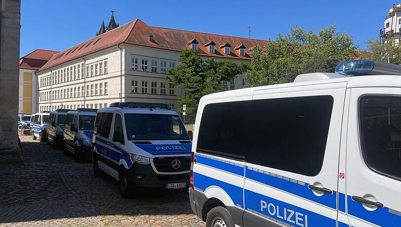 Im Landtag wurden Geschäfts- und Fraktionsräume durchsucht.
