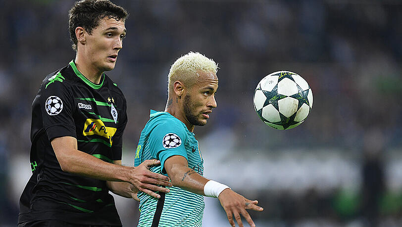Trotz einer 1:0-Führung verpassen die Gladbacher den Sieg gegen den FC Barcelona. Trotz einer 1:0-Führung verpassen die Gladbacher den Sieg gegen den FC Barcelona.
