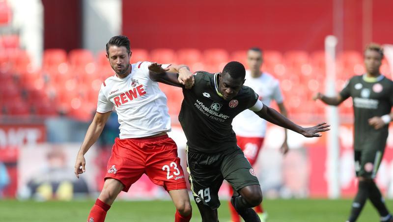 Mark Uth (l) kam mit Köln gegen Mainz mit Moussa Niakhate zu lediglich einem Punkt. Mark Uth (l) kam mit Köln gegen Mainz mit Moussa Niakhate zu lediglich einem Punkt.