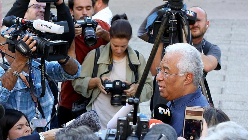 Antonio Costa, amtierender Premierminister Portugals und Kandidat der Sozialistischen Partei, steht Journalstien Rede und Antwort. Antonio Costa, amtierender Premierminister Portugals und Kandidat der Sozialistischen Partei, steht Journalstien Rede und Antwort.
