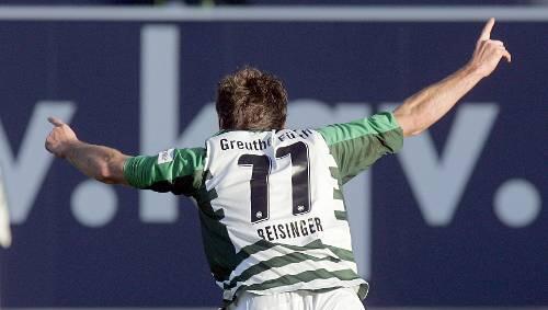 Ein beinahe historischer Moment: Stefan Reisinger (l.) trifft zum 1:0 gegen Ahlen und beendet seinen persönlichen „Heimfluch“. Ein beinahe historischer Moment: Stefan Reisinger (l.) trifft zum 1:0 gegen Ahlen und beendet seinen persönlichen „Heimfluch“.