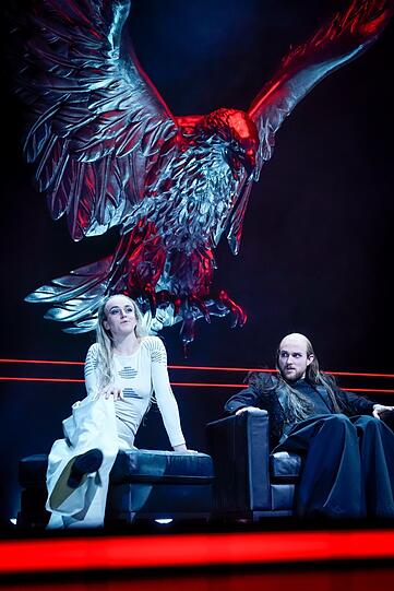 Prinzessin von Eboli (Ruth Bohsung) und Don Karlos (Max Poerting).