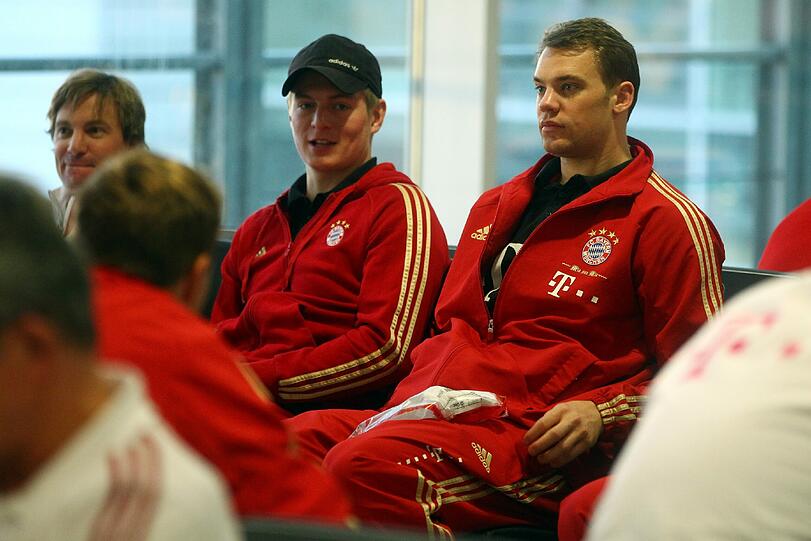 Meet and Greet der Bayern-Spieler vor dem Abflug ins Trainingslager nach Doha.