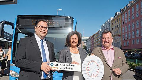 Ilse Aigner am Montag bei der Vorstellung der neuen Ringbuslinie in München.