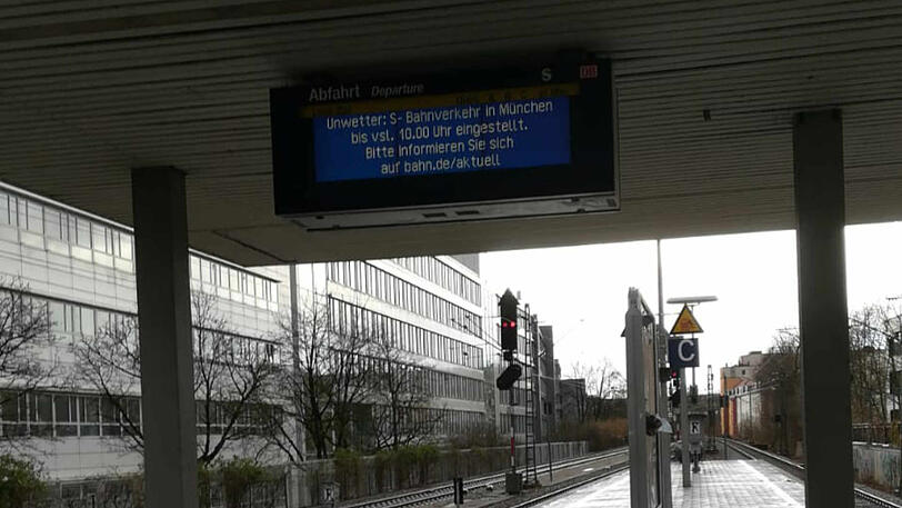 Die Deutsche Bahn stellt den S-Bahnverkehr bis voraussichtlich 10 Uhr ein.