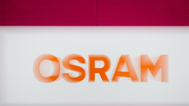 Die roten Buchstaben des Osram-Logos sind auf weißem und rotem Hintergrund zu sehen. Foto: Matthias Balk/dpa/Archivbild Die roten Buchstaben des Osram-Logos sind auf weißem und rotem Hintergrund zu sehen. Foto: Matthias Balk/dpa/Archivbild
