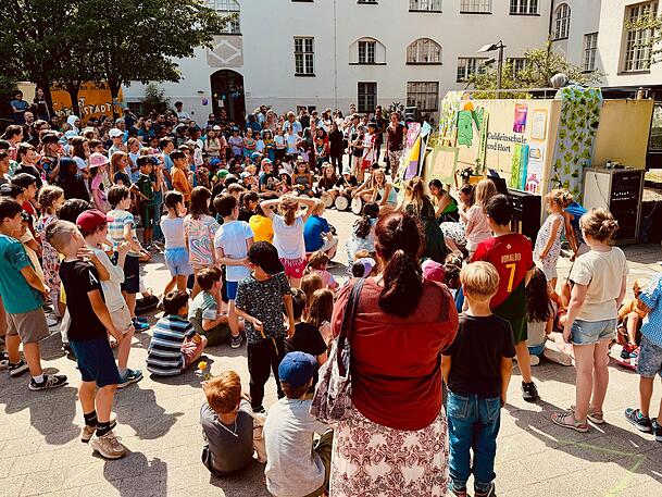 Bei der 125-Jahr-Feier werden die unterschiedlichen Schulprojekte vorgestellt. Bei der 125-Jahr-Feier werden die unterschiedlichen Schulprojekte vorgestellt.