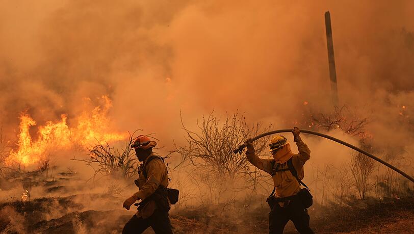 Etwa 60 Kilometer nordwestlich von Los Angeles ist das "Canyon Fire" ausgebrochen.