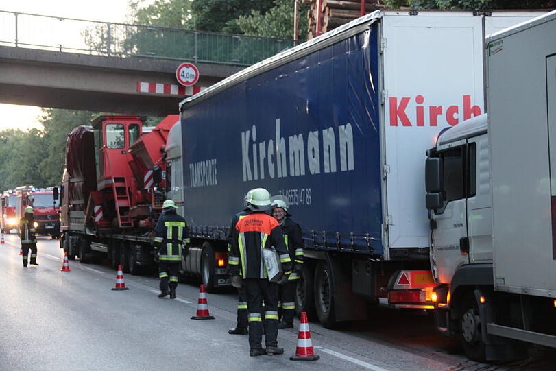 Reichertsheim: Massen-Crash: Hier krachen drei LKW ineinander - Bayern - Abendzeitung München