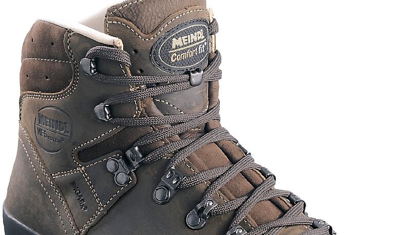 Auch für extra breite Füße gibt es im Fachhandel geeignete Wanderschuhe. Auch für extra breite Füße gibt es im Fachhandel geeignete Wanderschuhe.