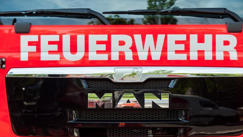 Ein Blick auf die Front eines Einsatzfahrzeugs der Feuerwehr. Foto: Hauke-Christian Dittrich/Archivbild Ein Blick auf die Front eines Einsatzfahrzeugs der Feuerwehr. Foto: Hauke-Christian Dittrich/Archivbild