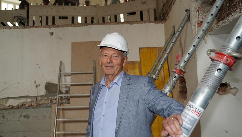 DAV-Präsident Josef Klenner bei der Baustellenführung am Alpinen Museum München des Deutschen Alpenvereins. DAV-Präsident Josef Klenner bei der Baustellenführung am Alpinen Museum München des Deutschen Alpenvereins.