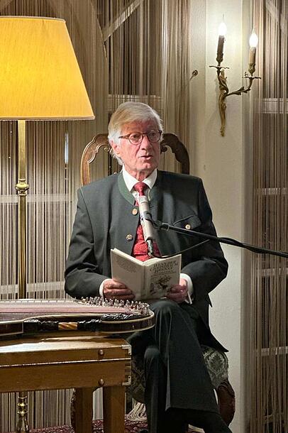 Christian Wolff liest in der Residenz besinnliche Geschichten. Christian Wolff liest in der Residenz besinnliche Geschichten.