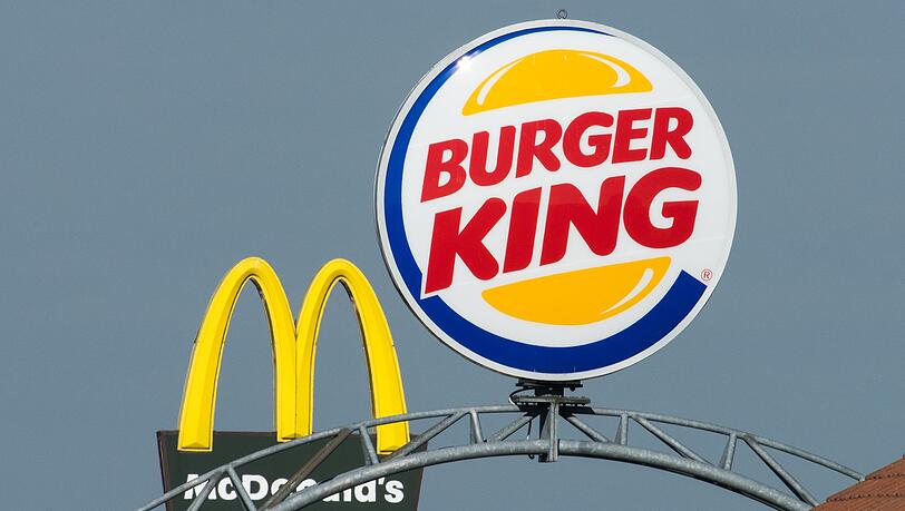 In der Systemgastronomie gibt es eine Einigung auf deutliche Lohnerhöhungen. (Archivbild)