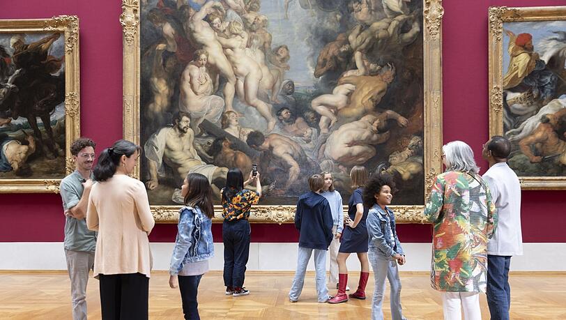 Die Alte Pinakothek ist gut besucht, doch selbst in diesem international strahlenden Museum könnte mehr Flexibilität herrschen - wie in so vielen Häusern des Freistaats. Das soll die bayerischen Museen noch attraktiver und sichtbarer machen. Und wer Geld einnimmt, soll davon auch profitieren. Die Alte Pinakothek ist gut besucht, doch selbst in diesem international strahlenden Museum könnte mehr Flexibilität herrschen - wie in so vielen Häusern des Freistaats. Das soll die bayerischen Museen noch attraktiver und sichtbarer machen. Und wer Geld einnimmt, soll davon auch profitieren.