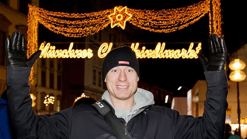 "Es sieht aus wie in New York": Mike Kompon auf dem Münchner Christkindlmarkt. "Es sieht aus wie in New York": Mike Kompon auf dem Münchner Christkindlmarkt.