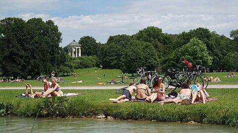 Die Temperaturen in München und Bayern steigen in den nächsten Tagen wieder an. (Archivbild)