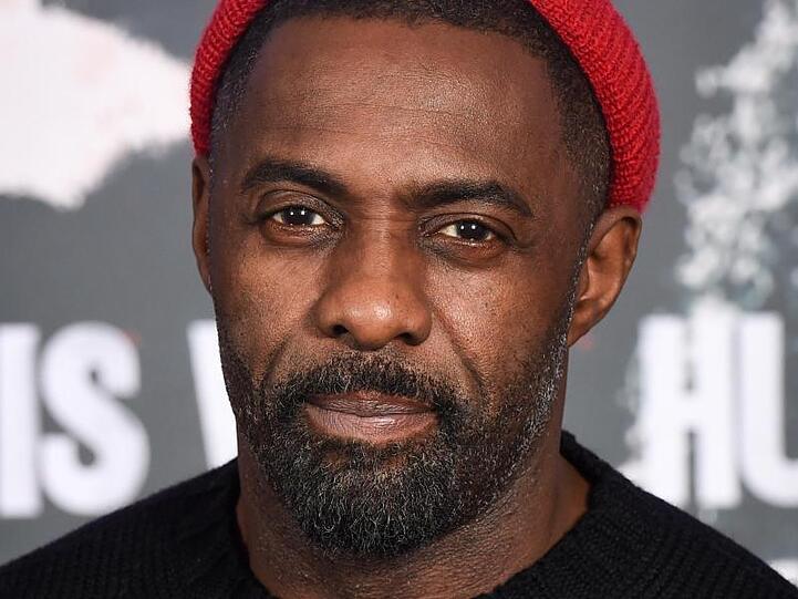 Idris Elba fühlt sich trotz allem okay.