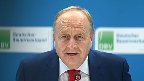 Bauernpräsident Joachim Rukwied sagte in Berlin: "Der Motor stottert weiter."