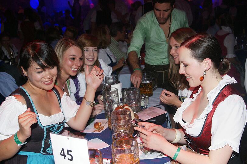 Die Nacht der Tracht im Löwenbräukeller am Stiglmaierplatz in München. Sehen Sie hier die Bilder.