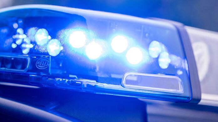 Eine Irrfahrt eines Mannes bei Bayrischzell hat in der Nacht auf Sonntag die Polizei beschäftigt. (Symbolbild)