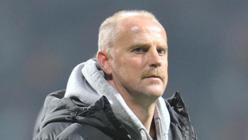Ratlos und erfolglos: Werder-Trainer Thomas Schaaf. Ratlos und erfolglos: Werder-Trainer Thomas Schaaf.