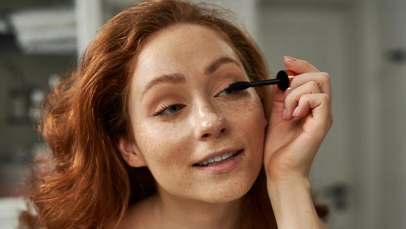 Tubing Mascara hat viele Vorteile gegenüber herkömmlicher Wimperntusche.
