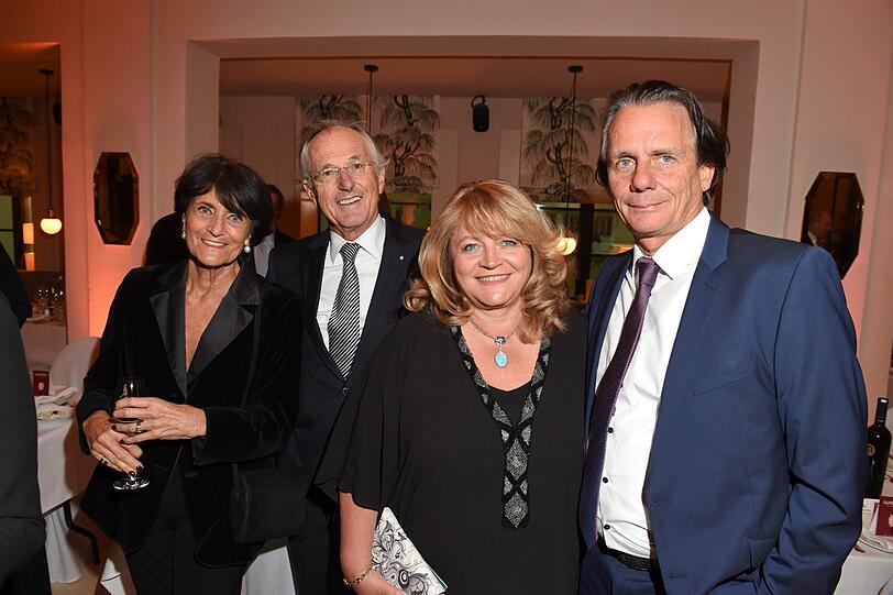 Robert Salzl mit Frau Helli und Alexandra Schörghuber mit Mann Bernd Werndl