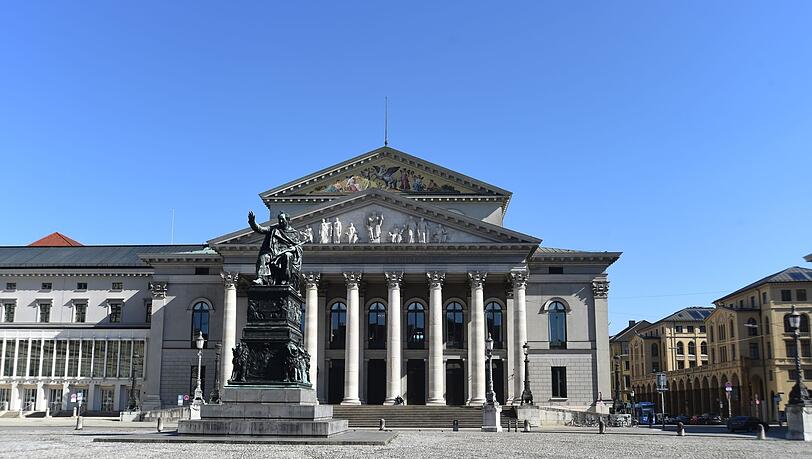 Der Max-Joseph-Platz vor der Bayerischen Staatsoper.