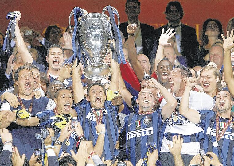 Der Finalgegner! Der Pokal-Wegnehmer! Der Vor-den-eigenen-Augen-Partymacher! So feierte Inter im Frühjahr in Madrid. Dies wollen die Bayern diese Saison verhindern.Foto: dpa