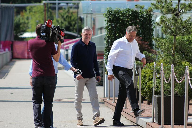 Die Bilder vom ersten Auftritt von Carlo Ancelotti an der Säbener Straße.