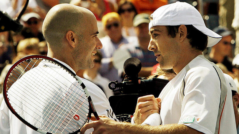 Ein Highlight seiner Karriere: 2006 schlägt Benjamin Becker Andre Agassi bei dessen letzten Auftritt.