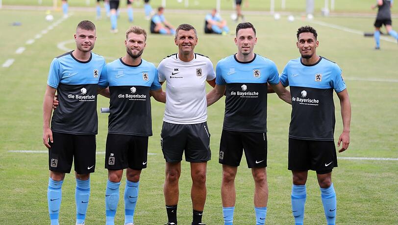 Klug verstärkt, Herr Gorenzel! Nathan Wicht, Yannick Deichmann, Michael Köllner, Marcel Bär und Kevin Goden (v. l.).