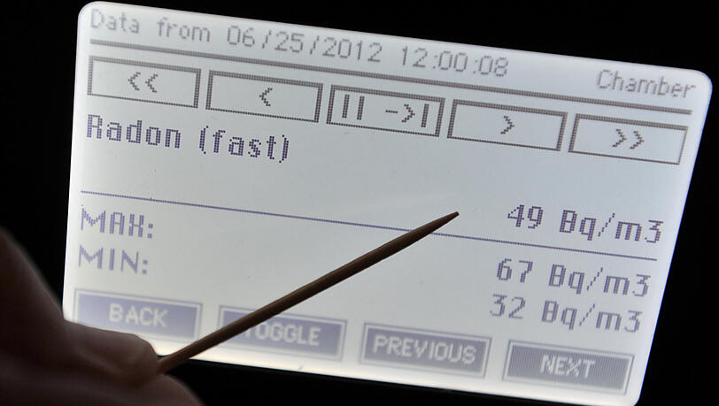 Radon-Messgeräte zeigen den Anteil des radioaktiven Gases an der Luft an. (Archivbild) Radon-Messgeräte zeigen den Anteil des radioaktiven Gases an der Luft an. (Archivbild)