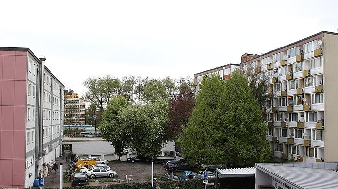 Zwischen der Stadt Landshut und den Eigentümern der Objekte Luitpoldstraße 30, 30a, 30b und 32 besteht eine Modernisierungsvereinbarung, die nun aufgelöst werden soll. Dies hat der Bausenat einstimmig in der Sitzung am Freitag im nichtöffentlichen Teil beschlossen.