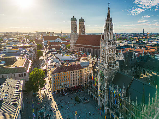 Urlaub daheim, aber in günstig: Wir geben Ihnen Tipps, wie Sie einen Ferientag in München für unter 20 Euro gestalten können. Von Kulinarik, über Kultur, bis hin zu Sportangeboten ist für jeden Geschmack etwas dabei. Foto: imago Urlaub daheim, aber in günstig: Wir geben Ihnen Tipps, wie Sie einen Ferientag in München für unter 20 Euro gestalten können. Von Kulinarik, über Kultur, bis hin zu Sportangeboten ist für jeden Geschmack etwas dabei. Foto: imago