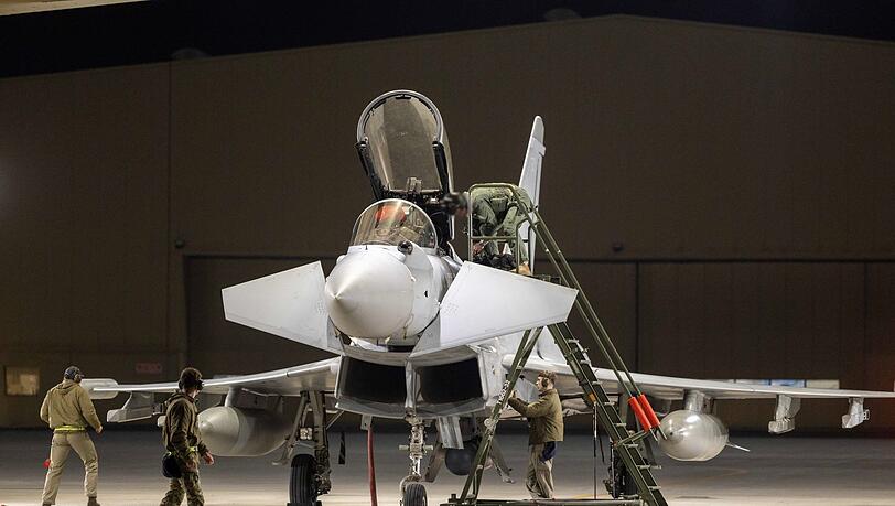 Britische Kampfjets vom Typ Typhoon beteiligen sich in den Golfstaaten an der Luftabwehr. (Archivbild)