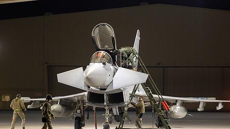 Britische Kampfjets vom Typ Typhoon beteiligen sich in den Golfstaaten an der Luftabwehr. (Archivbild)