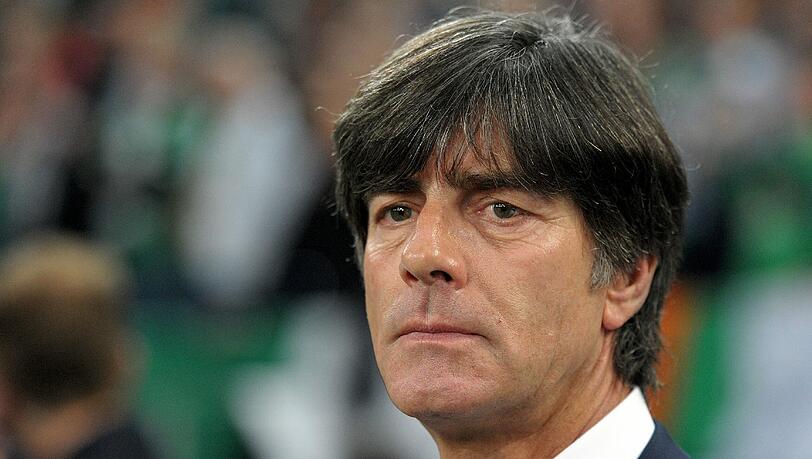 Bundestrainer Joachim Löw hat seine Aufstellung festgelegt. Bundestrainer Joachim Löw hat seine Aufstellung festgelegt.
