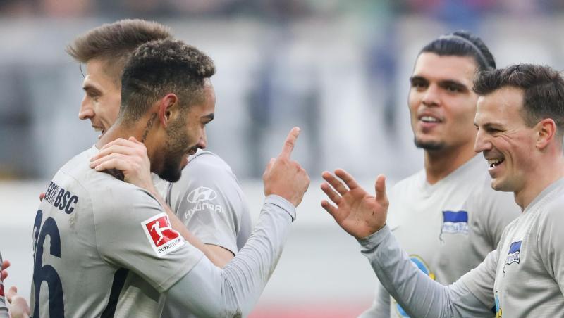 Matheus Cunha (l) stellte mit seinem Tor zum 2:1 die Weichen auf Sieg von Hertha BSC in Paderborn. Matheus Cunha (l) stellte mit seinem Tor zum 2:1 die Weichen auf Sieg von Hertha BSC in Paderborn.